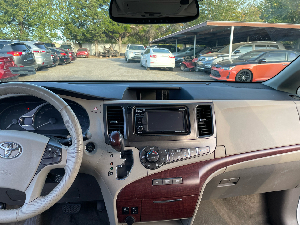 Toyota Sienna Limited AWD 7-Passenger V6 2013 Toyota Sienna Limited AWD 7-Passenger V6 2013
