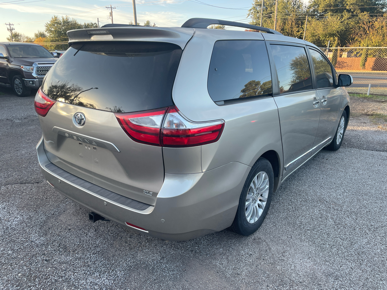 Toyota Sienna Limited Premium 7-Passenger 2017