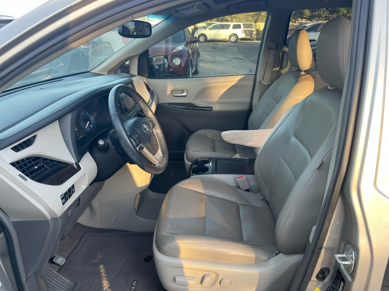 Toyota Sienna Limited Premium 7-Passenger 2017