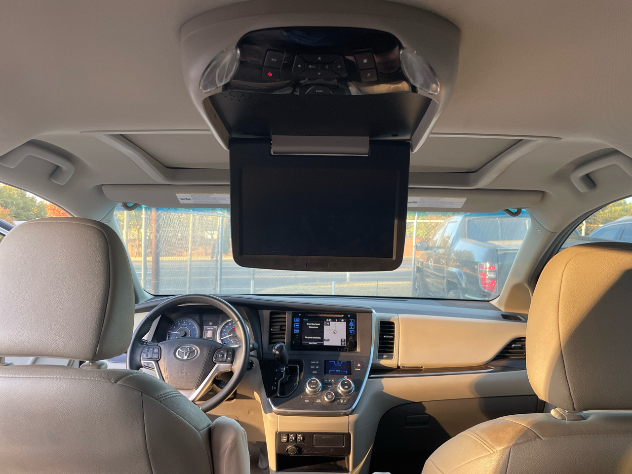 Toyota Sienna Limited Premium 7-Passenger 2017