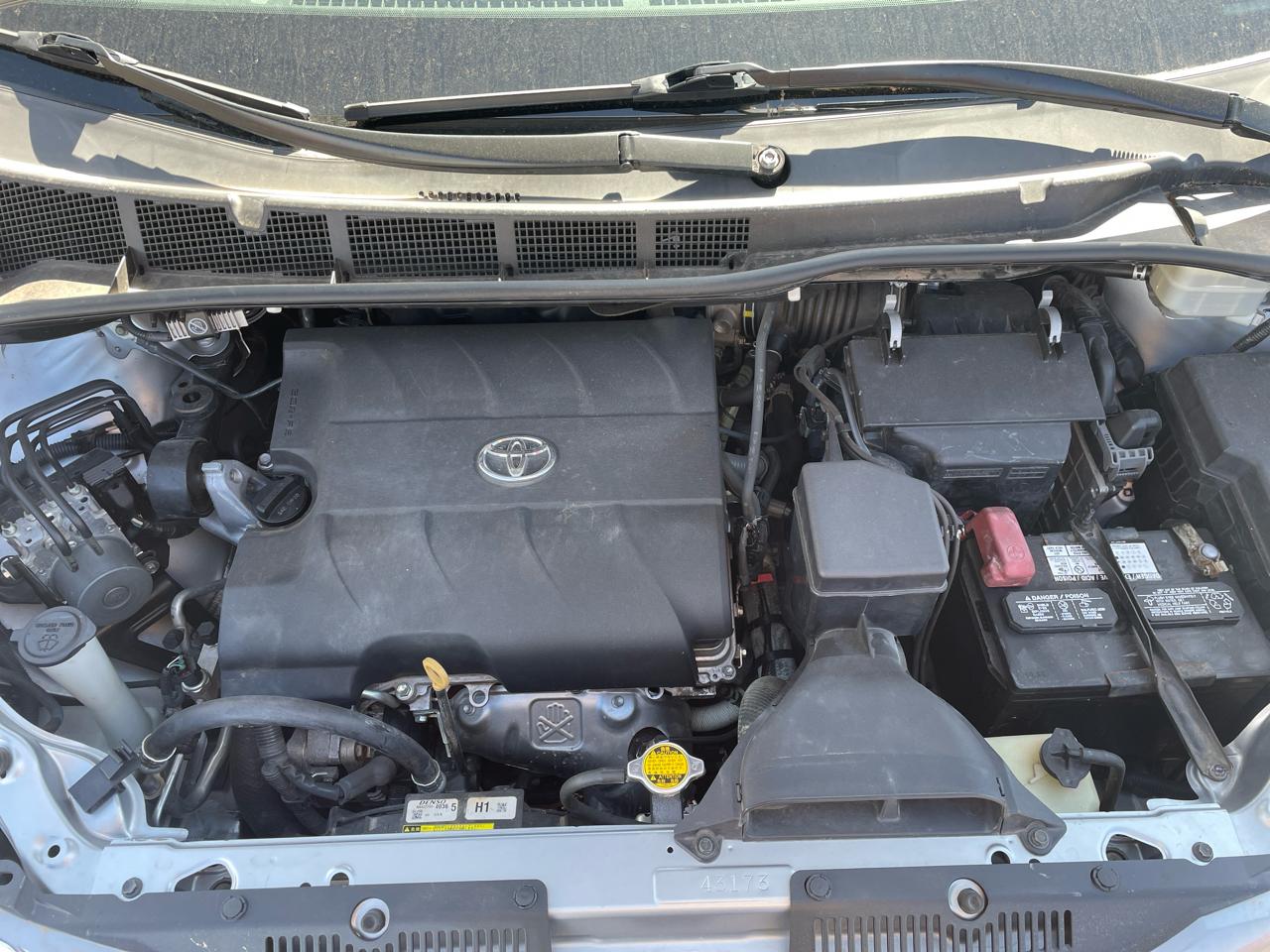 Toyota Sienna XLE FWD 8-Passenger V6 2016