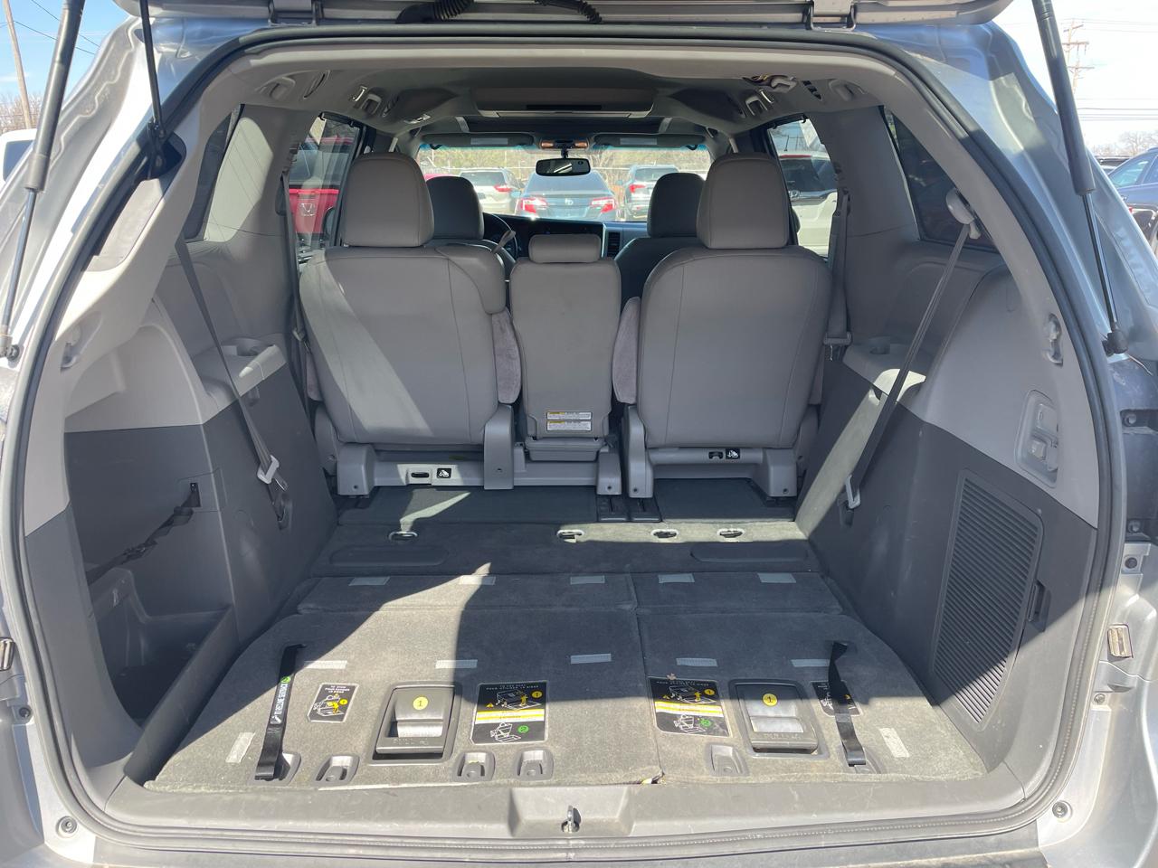 Toyota Sienna XLE FWD 8-Passenger V6 2016