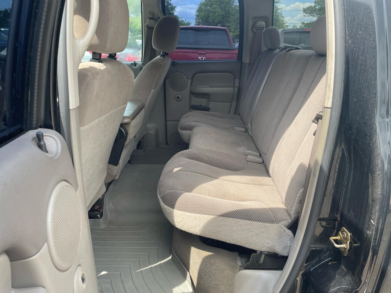 Dodge Ram 1500 ST Quad Cab 2WD 2004