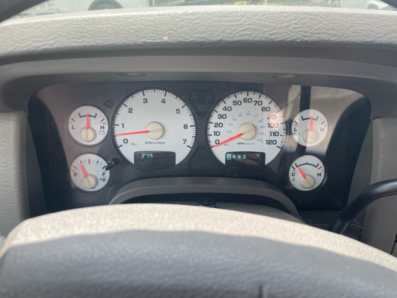 Dodge Ram 1500 ST Quad Cab 2WD 2004