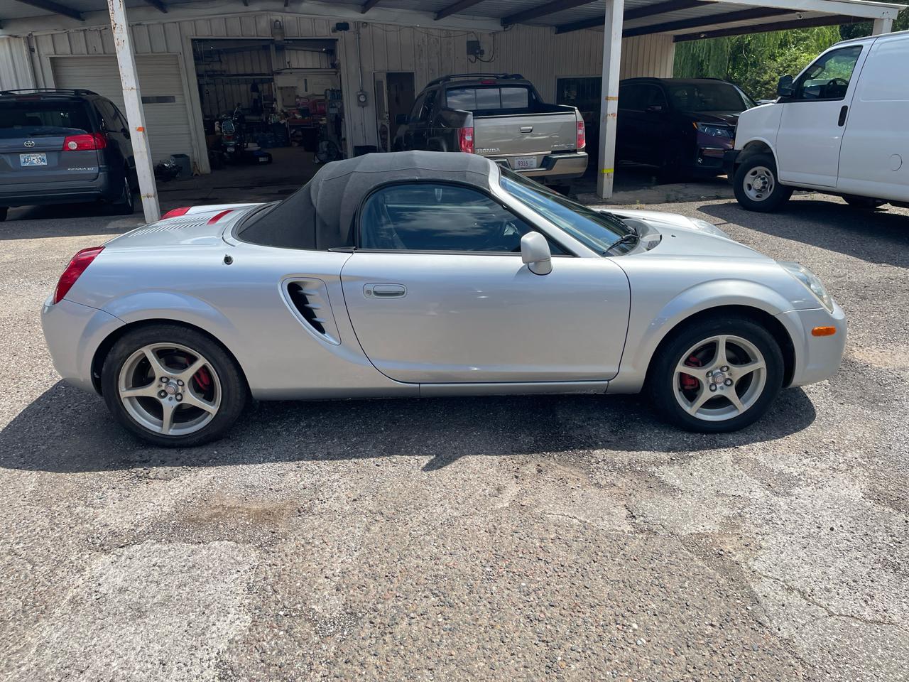 Toyota MR2 Spyder Convertible 2004