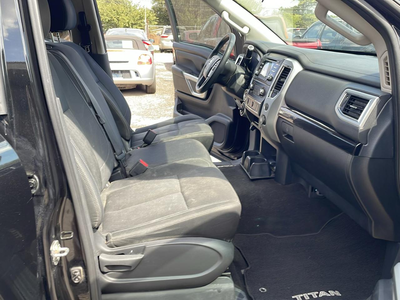 Nissan Titan PRO-4X Crew Cab 4WD 2018