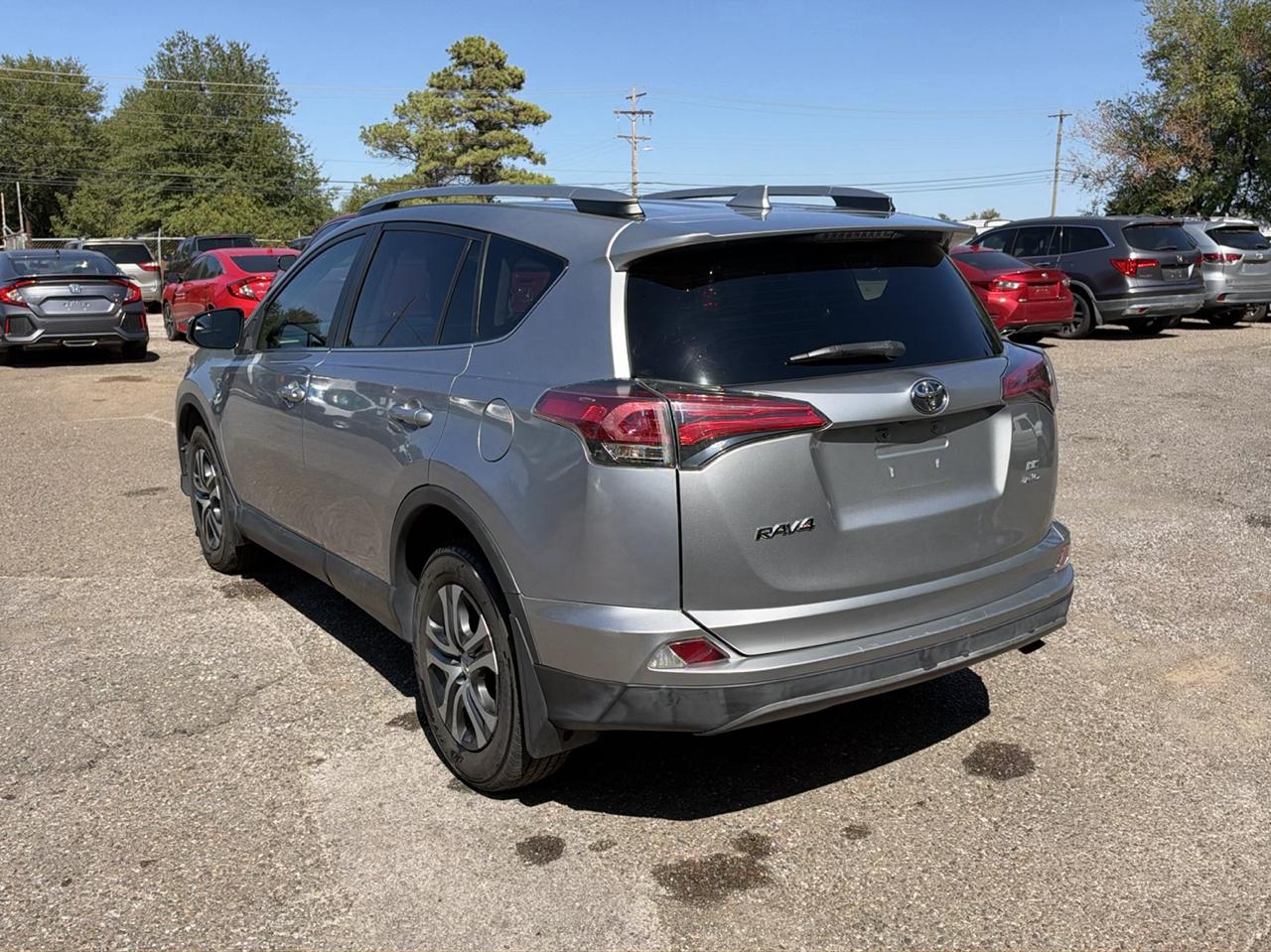 Toyota RAV4 LE AWD 2018