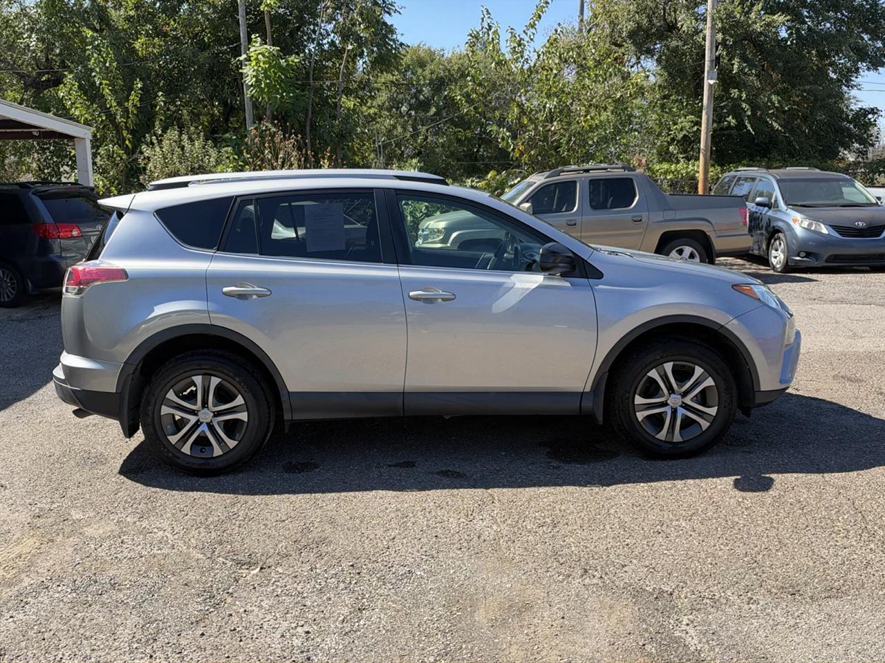 Toyota RAV4 LE AWD 2018