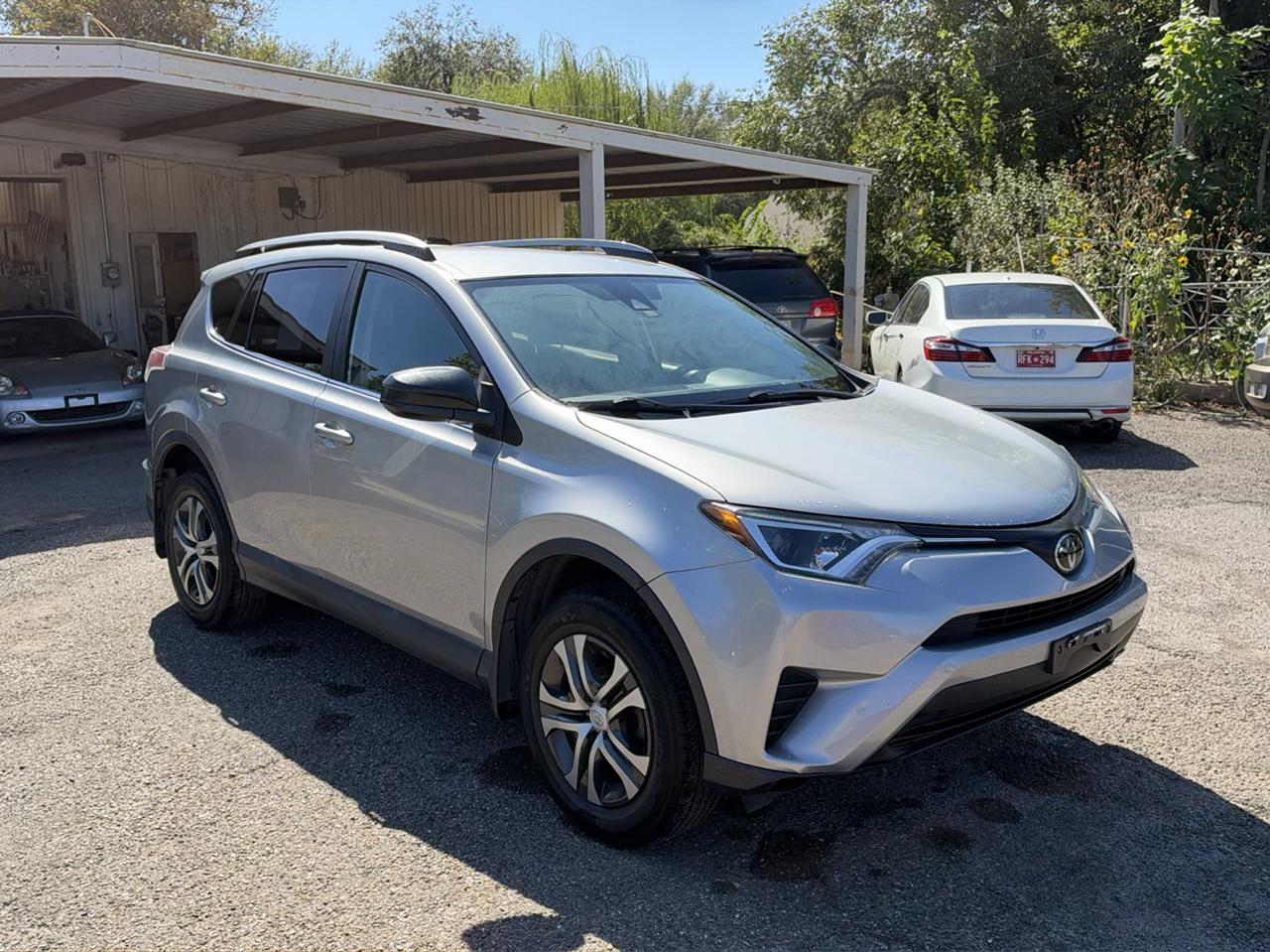 Toyota RAV4 LE AWD 2018