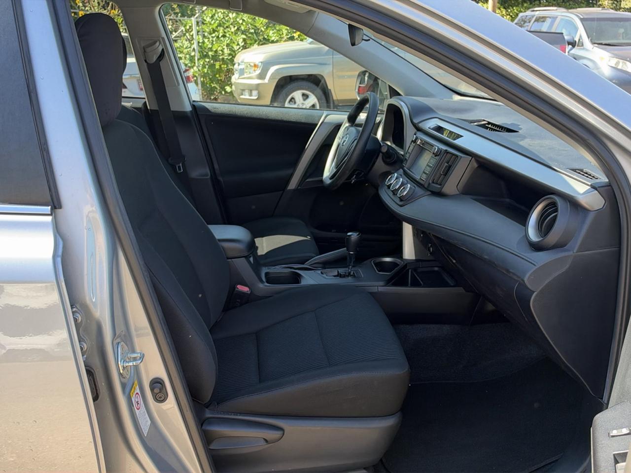 Toyota RAV4 LE AWD 2018