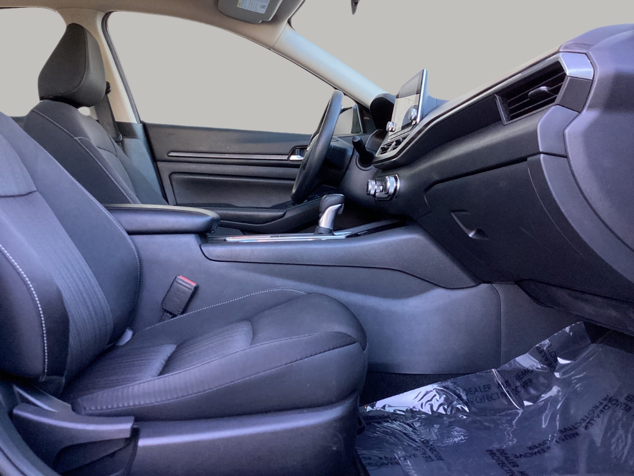 2024 Nissan Altima SV photo 7