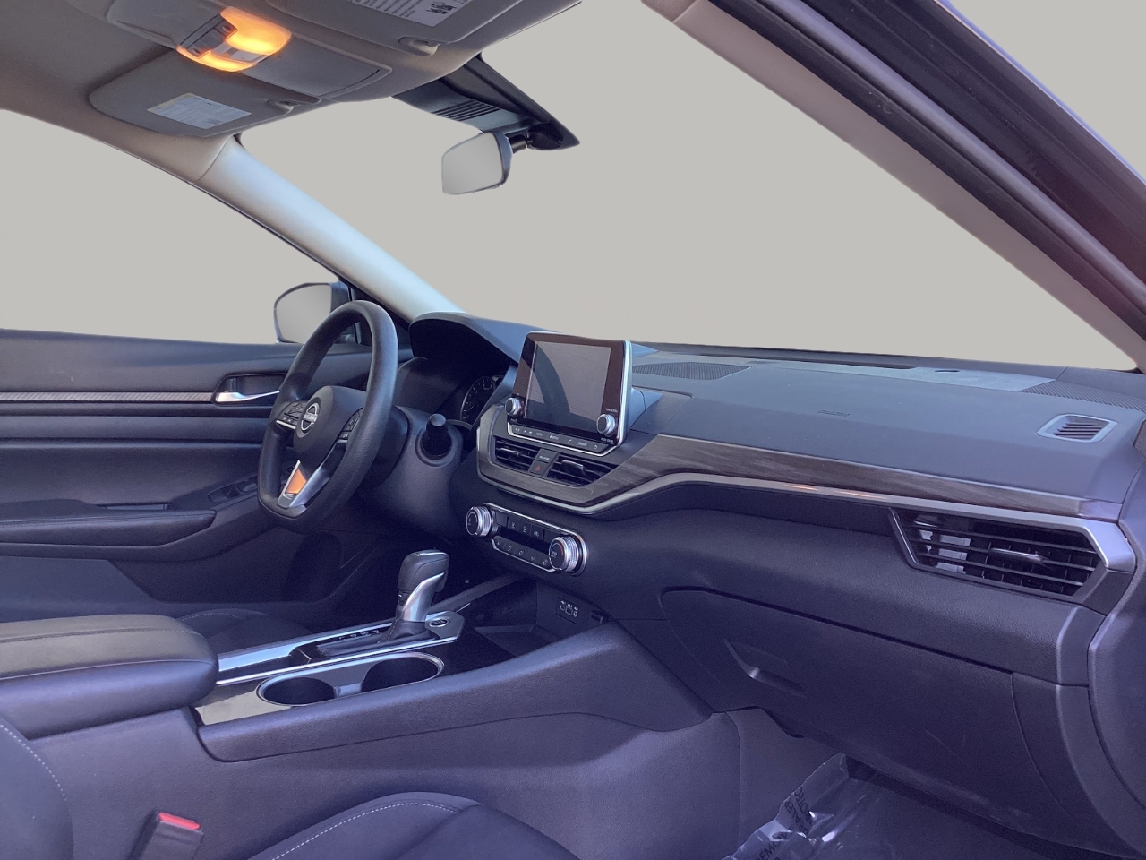 2024 Nissan Altima SV photo 8