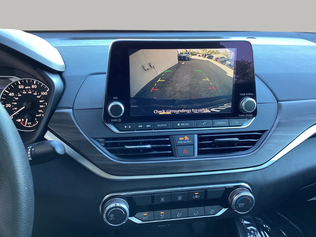 2024 Nissan Altima SV photo 17