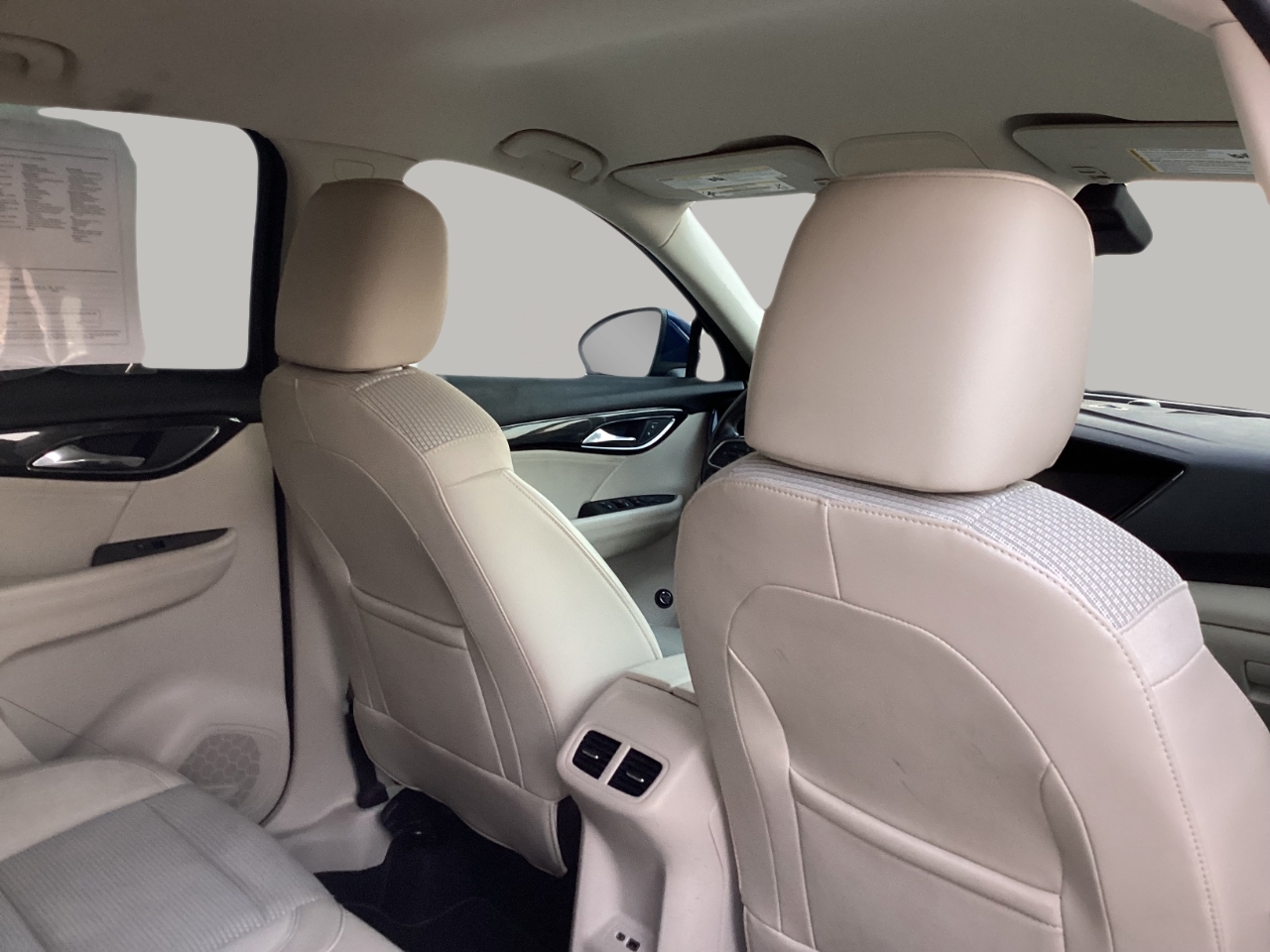 2023 Buick Envision Preferred photo 9
