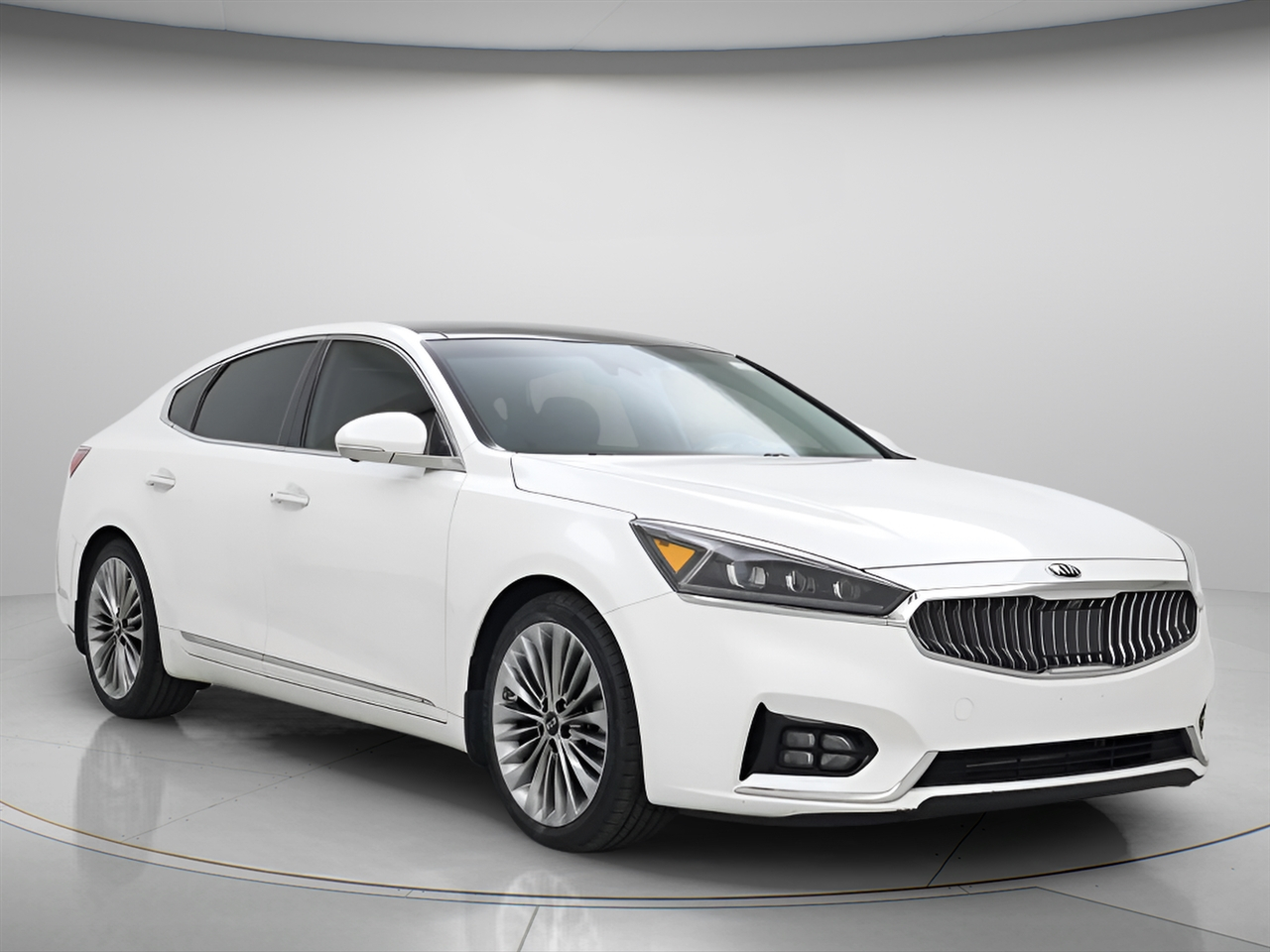 2018 Kia Cadenza Technology