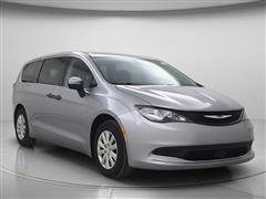 2022 Chrysler Voyager 