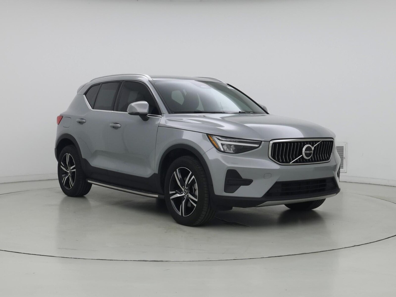2025 Volvo XC40 B5 Core AWD