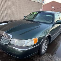 Lincoln Town Car Signature 2001