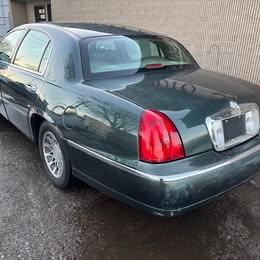 Lincoln Town Car Signature 2001