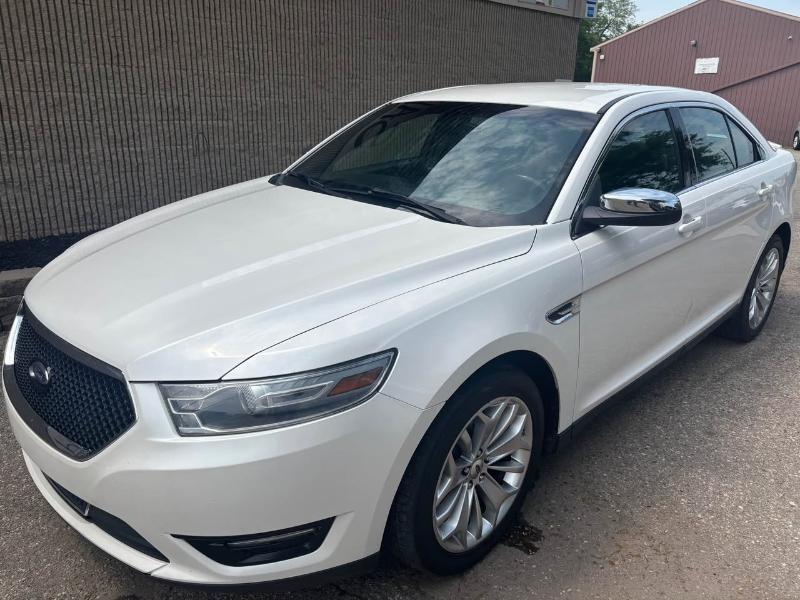 Ford Taurus Limited FWD 2014