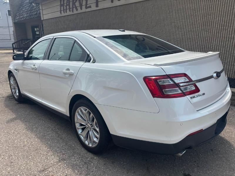 Ford Taurus Limited FWD 2014