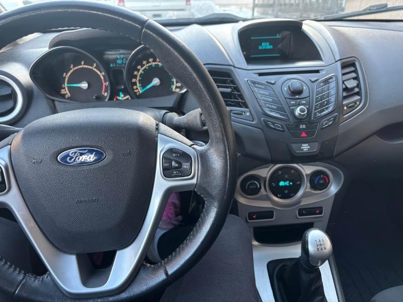 Ford Fiesta SE Hatchback 2014