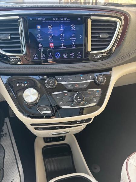 Chrysler Pacifica Limited 2017