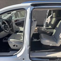 Chrysler Pacifica Limited 2017