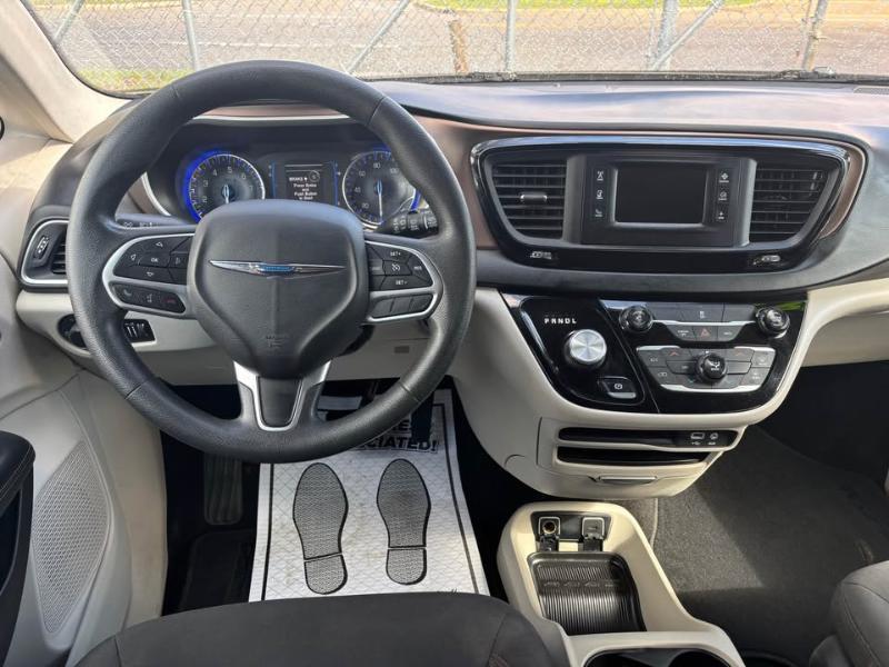 Chrysler Pacifica Touring 2017