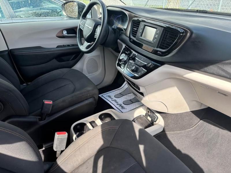 Chrysler Pacifica Touring 2017