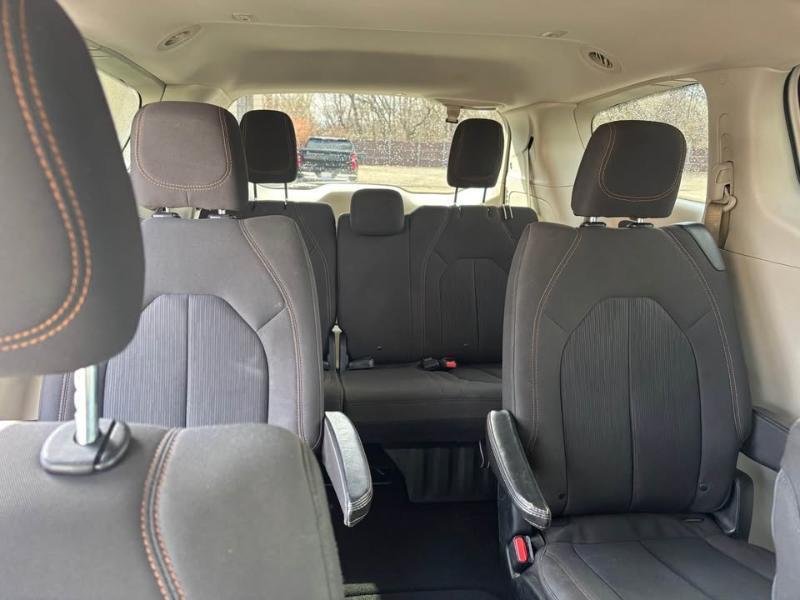 Chrysler Pacifica Touring 2017