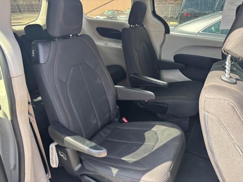 Chrysler Pacifica Touring 2017