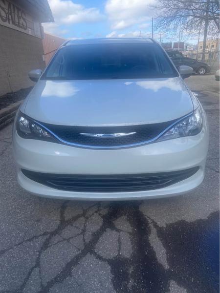 Chrysler Pacifica Touring 2017