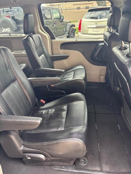 Chrysler Town & Country Touring 2016