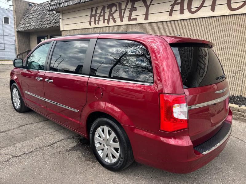 Chrysler Town & Country Touring 2016