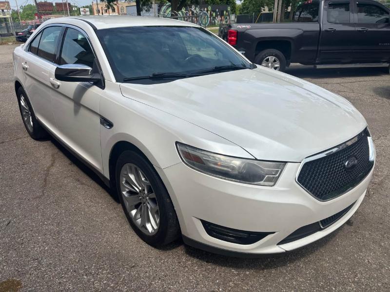 Ford Taurus Limited FWD 2014