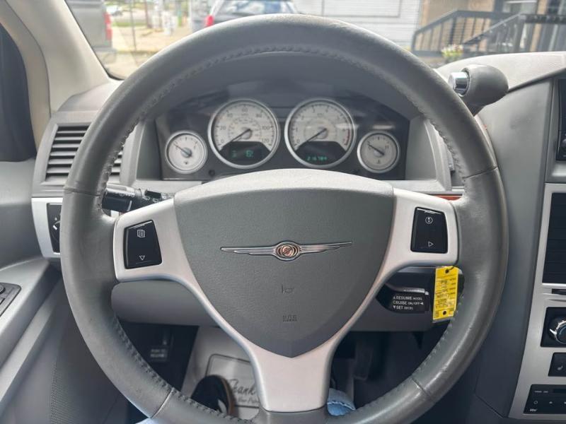 Chrysler Town & Country Touring 2009