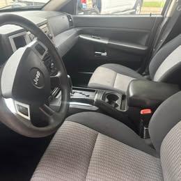 Jeep Grand Cherokee Laredo 4WD 2010