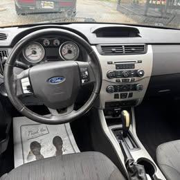 Ford Focus SE Sedan 2009