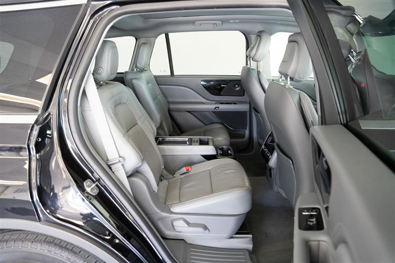 Lincoln Aviator  2020