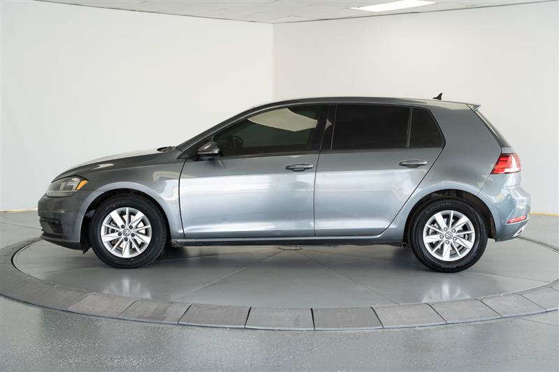2019 Volkswagen Golf SE photo 4