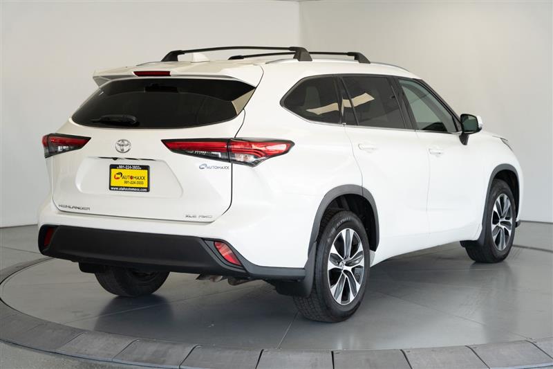 2020 Toyota Highlander XLE photo 4