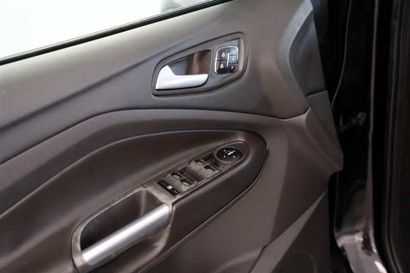 2013 Ford Escape Titanium photo 18
