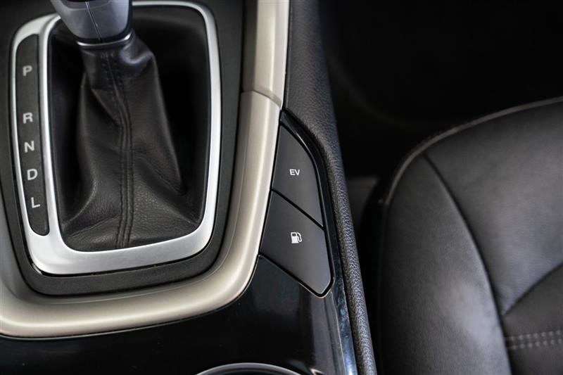 Ford Fusion Energi  2016