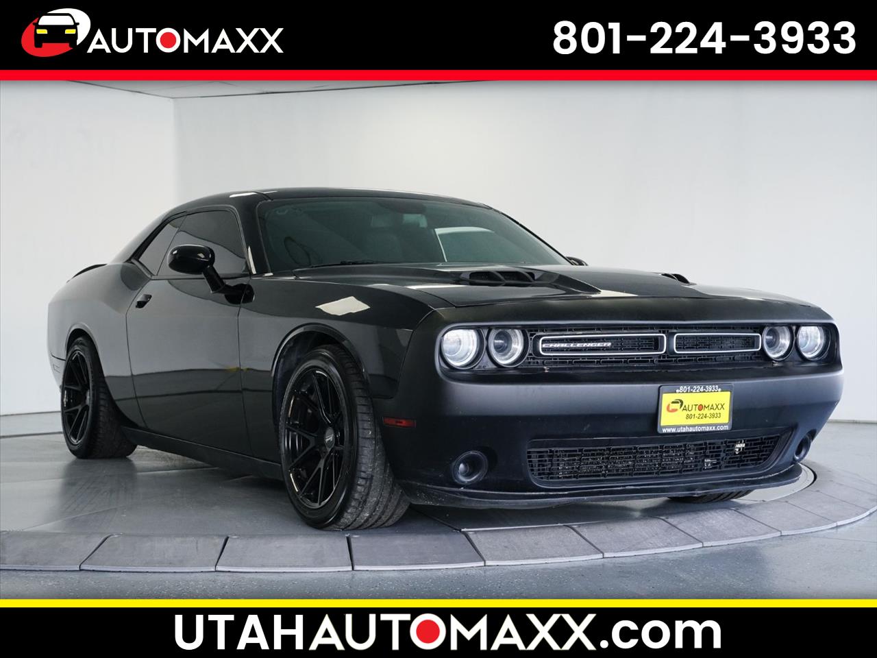 2018 Dodge Challenger SXT RWD