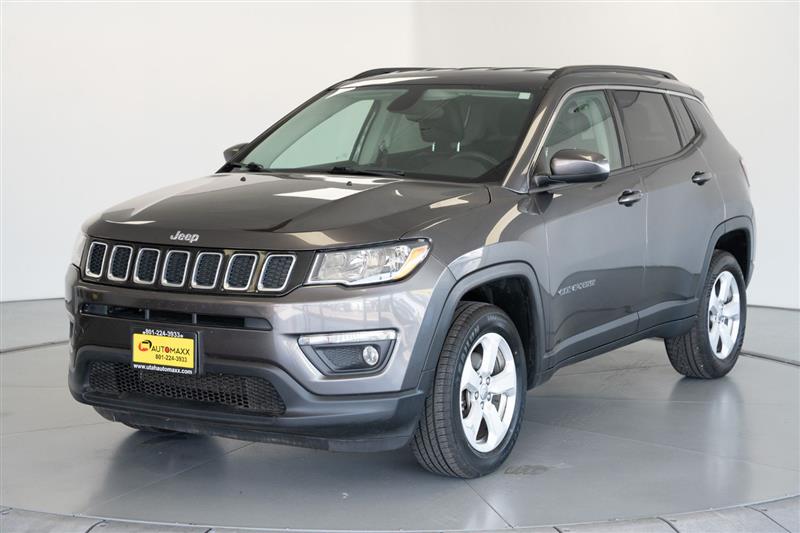 2021 Jeep Compass Latitude photo 3