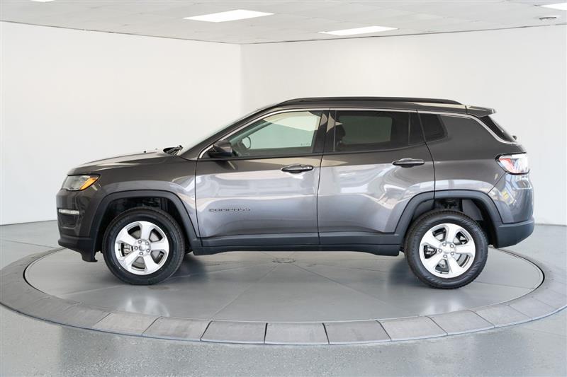 2021 Jeep Compass Latitude photo 4