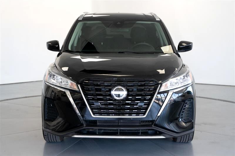 2023 Nissan Kicks SV photo 2