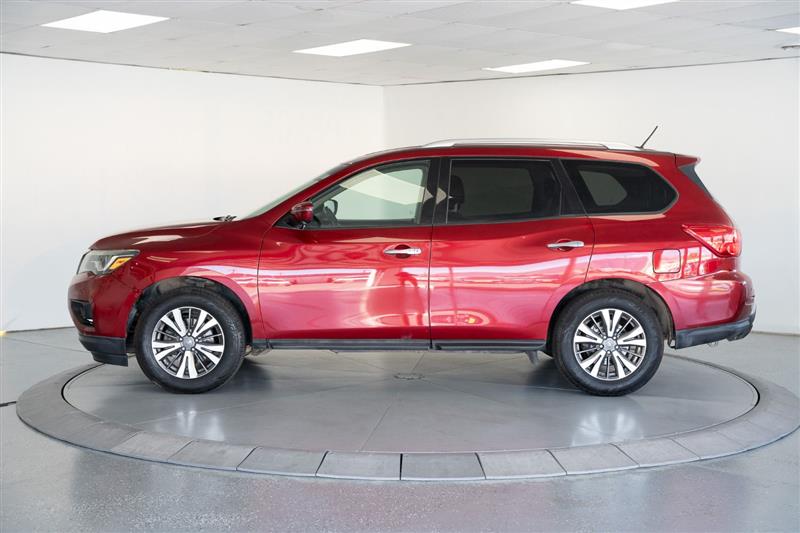 2018 Nissan Pathfinder SL photo 4