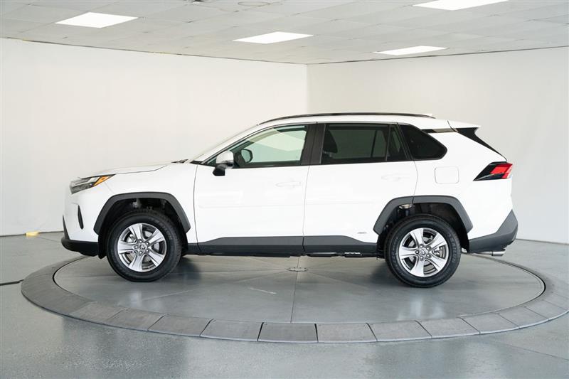 2024 Toyota RAV4 Hybrid LE photo 4